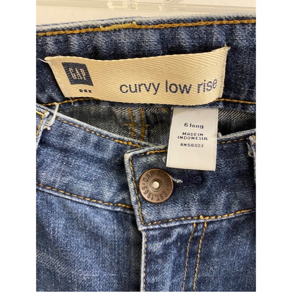 GAP curvy low rise jeans - Picture 2 of 3